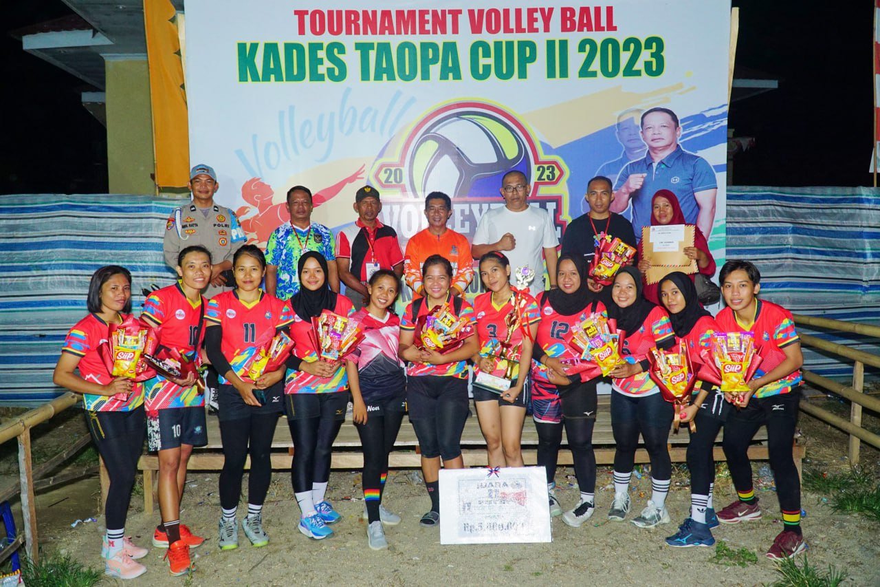"Tim Volley OpenSID Parimo: Memperkokoh Kolaborasi Desa Melalui Olahraga dan Penerapan Inovasi Digital"