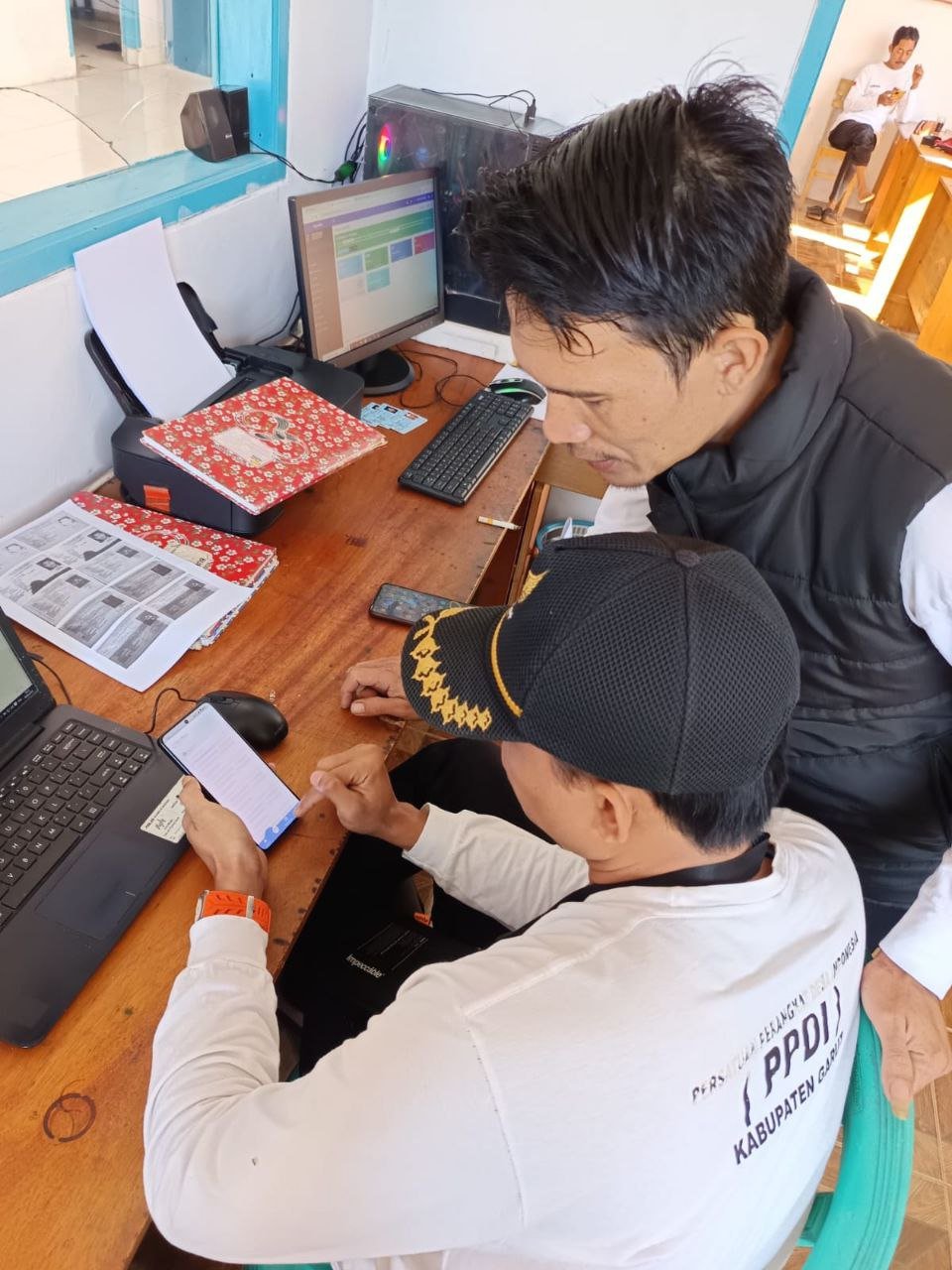 Anggota OpenDesa Gelar Pengenalan Fitur Premium Opensid di Desa Awassagara